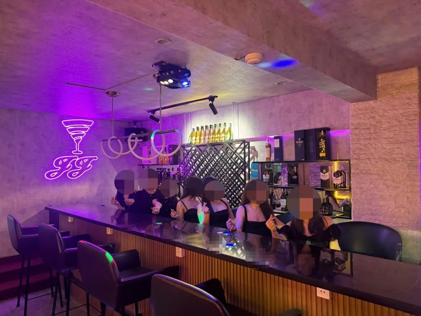 JJ LOUNGE 바 내부